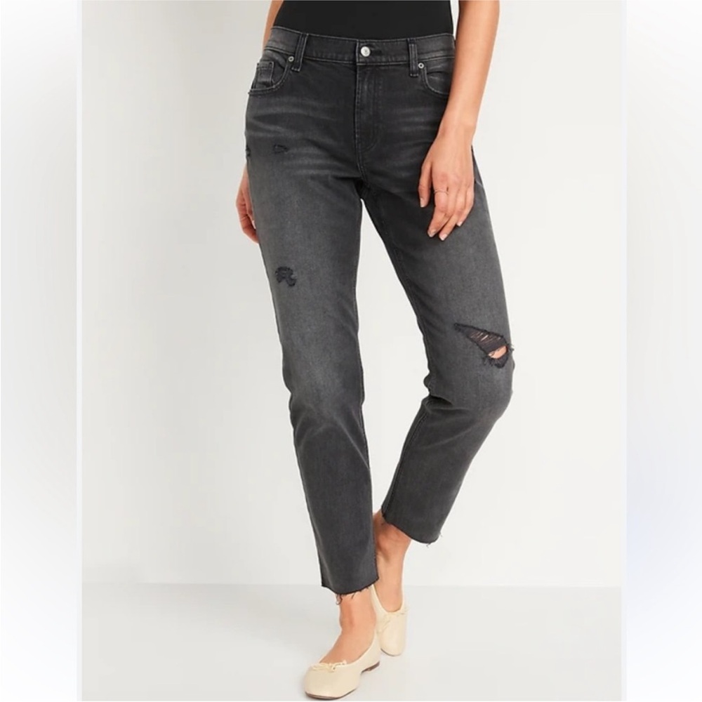 Old Navy Women's Distressed Boyfriend Jeans